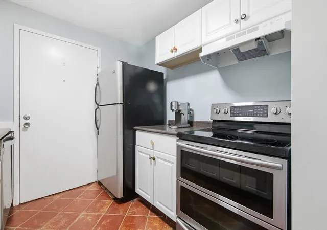 4th image of 9 Village Hill Lane #13, Natick, MA 01760 | MLS# 73563176