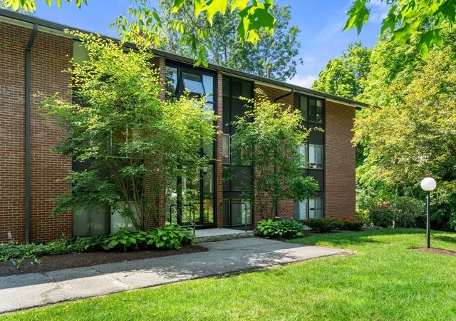 Homes for sale in Andover, MA | 7 Longwood Dr #207, Andover, MA 01810 | MLS# 73544909