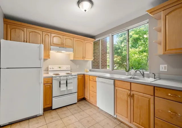 Homes for sale in Andover, MA | 7 Longwood Dr #207, Andover, MA 01810 | MLS# 73544909