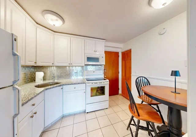 3rd image of 53 Melrose, Melrose, MA 02176