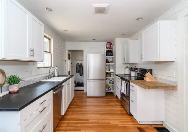 Homes for sale in Natick, MA | 18 Hammond Rd, Natick, MA 01760 | MLS# 73526770