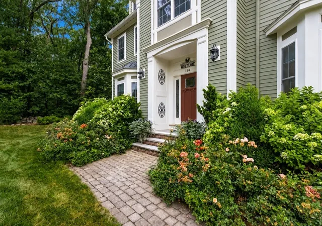 2nd image of 184 Abbot Street, Andover, MA 01810 | MLS# 73554142
