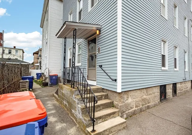 3rd image of 328 Sawyer St, New Bedford, MA 02746 | MLS# 73504208