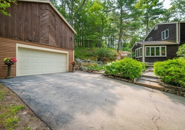 3rd image of 3 Big Rock Rd, Manchester, MA 01944 | MLS# 73515670