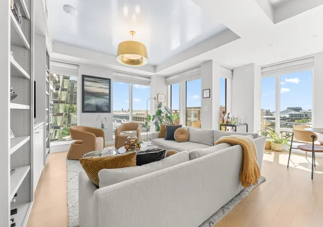 4th image of 133 Seaport Blvd #722, Boston, MA 02210 | MLS# 73538458