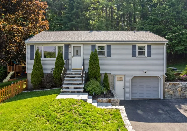 Homes for sale in Hudson, MA | 21 Michigan Dr, Hudson, MA 01749 | MLS# 73533032