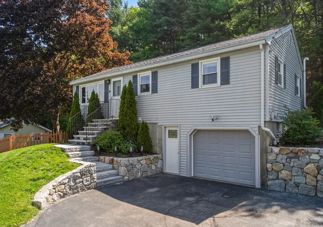 Homes for sale in Hudson, MA | 21 Michigan Dr, Hudson, MA 01749 | MLS# 73533032