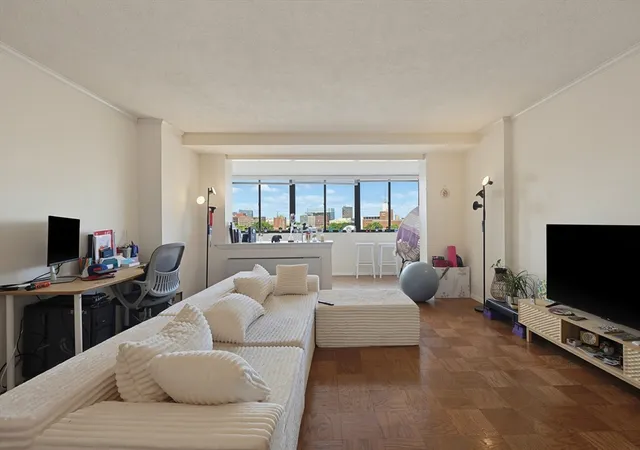 1st image of 6 Whittier Pl #7B, Boston, MA 02114 | MLS# 73541660