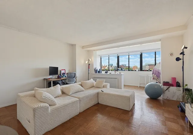 2nd image of 6 Whittier Pl #7B, Boston, MA 02114 | MLS# 73541660
