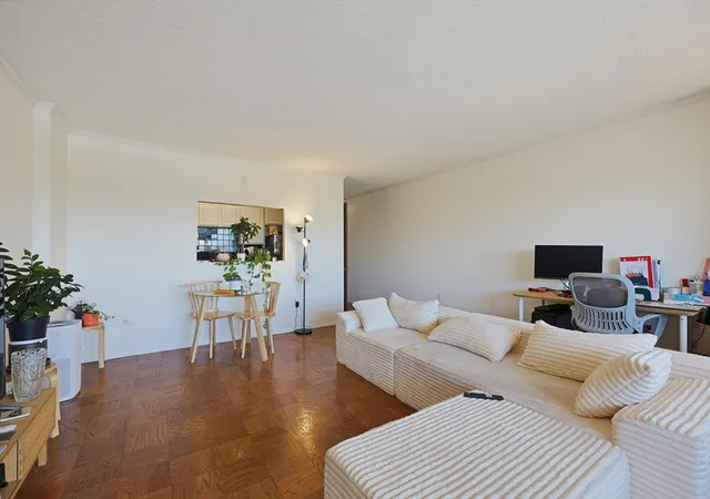 4th image of 6 Whittier Pl #7B, Boston, MA 02114 | MLS# 73541660