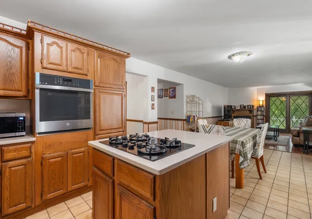 Photo 4 of Sale Pending at 73 Main St, Sutton, MA 01590 | MLS# 73569052 | Listing updated on 2026-09-15