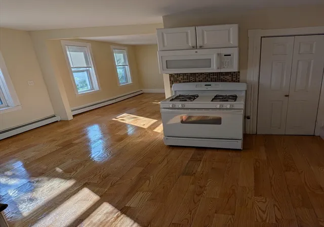 3rd image of 7 Albert St, Worcester, MA 01610 | MLS# 73565375
