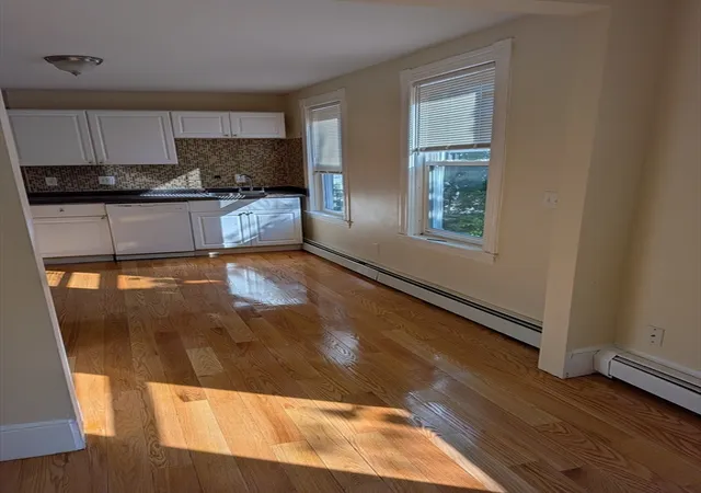 4th image of 7 Albert St, Worcester, MA 01610 | MLS# 73565375