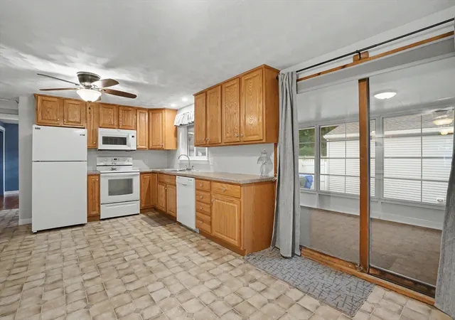 Photo 3 of Sale Pending at 35 Park Forest Rd, Springfield, MA 01118 | MLS# 73553125 | Listing updated on 2026-10-09