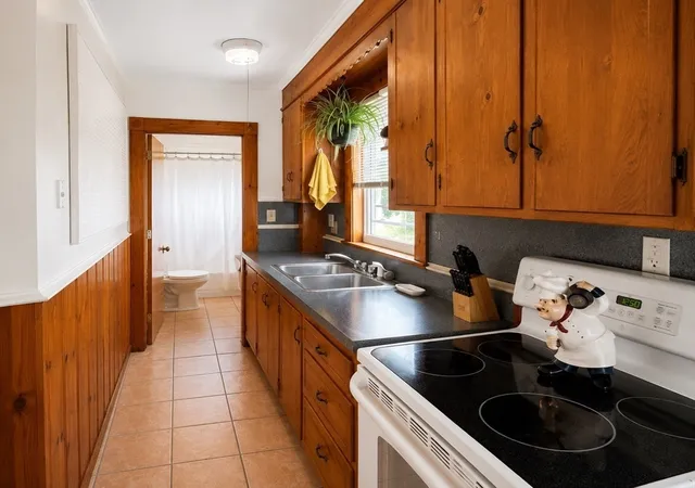 5th image of 382 Main St, Dighton, MA 02715 | MLS# 73529615