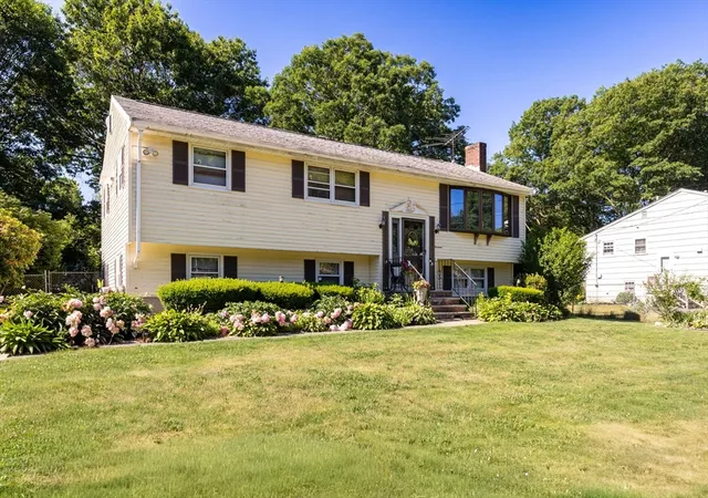Homes for sale in Brockton, MA | 14 Highfield Dr, Brockton, MA 02301 | MLS# 73539442