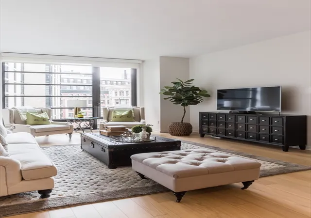 4th image of 580 Washington St #812, Boston, MA 02111 | MLS# 73538051