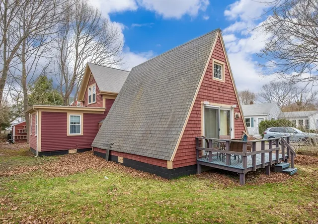 Photo 3 of Sale Pending at 4 Toomey Ln #4, Rockport, MA 01966 | MLS# 73529967 | Listing updated on 2026-08-26