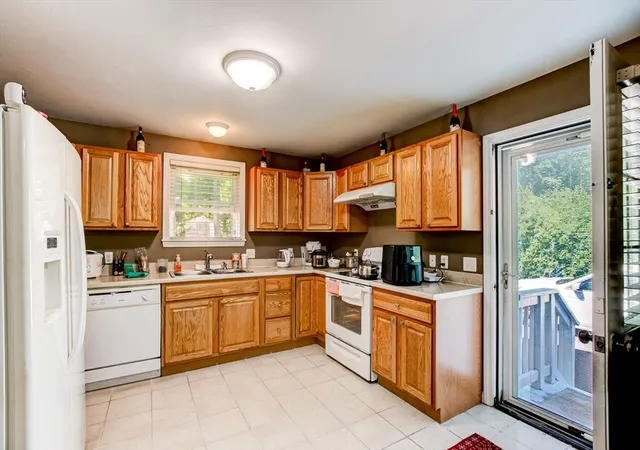 4th image of 450 Canton Street, Fitchburg, MA 01420 | MLS# 73542640