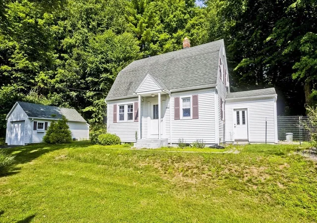 Photo 2 of Single family home for sale at 392 N Loomis St, Southwick, MA 01077 | MLS# 73555113 | Listing updated on 2026-07-30