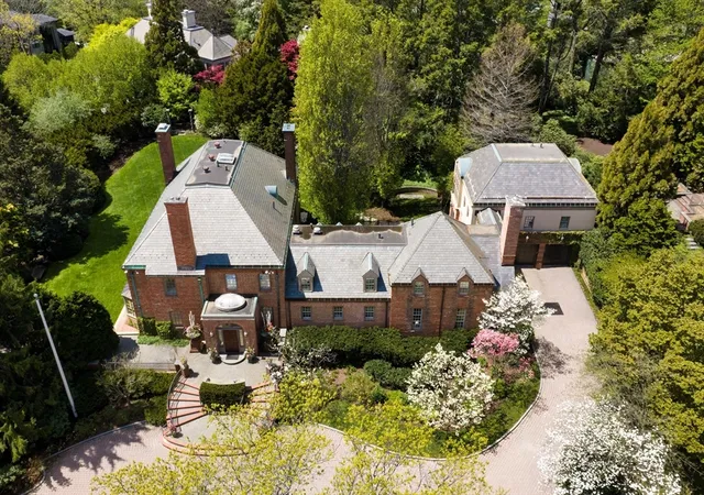 1st image of 40 Singletree Rd, Chestnut Hill, MA 02467 | MLS# 73526856