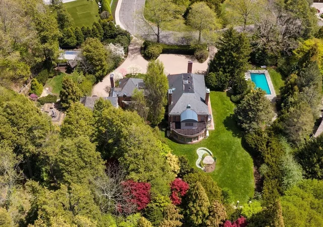 23rd image of 40 Singletree Rd, Chestnut Hill, MA 02467 | MLS# 73526856