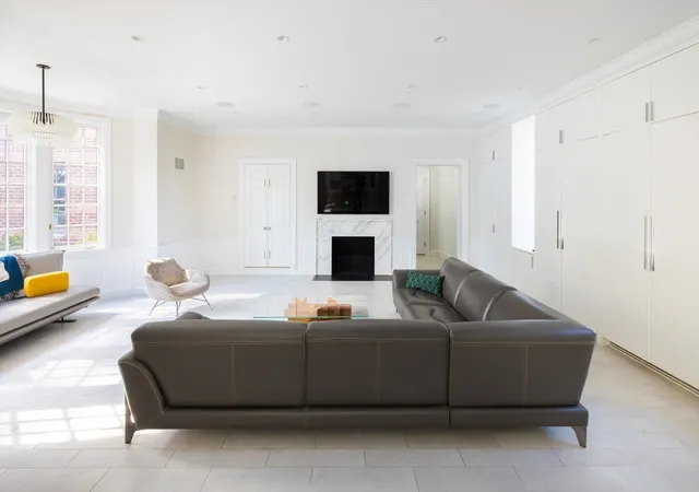 5th image of 40 Singletree Rd, Chestnut Hill, MA 02467 | MLS# 73526856