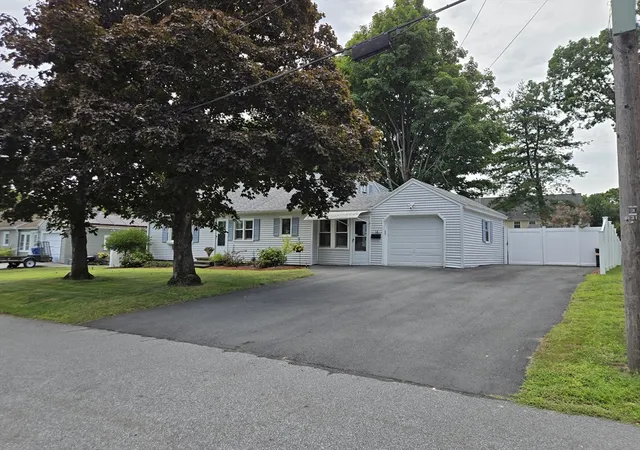 2nd image of 14 Ridgewood Circle, Lawrence, MA 01843 | MLS# 73564419