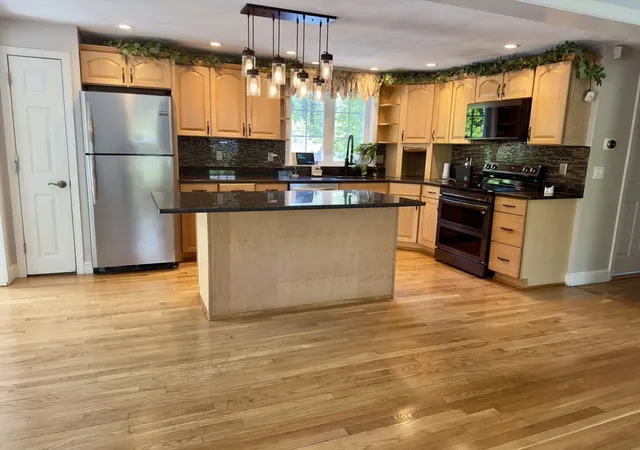 3rd image of 104 Short Street, South Easton, MA 02375 | MLS# 73528712
