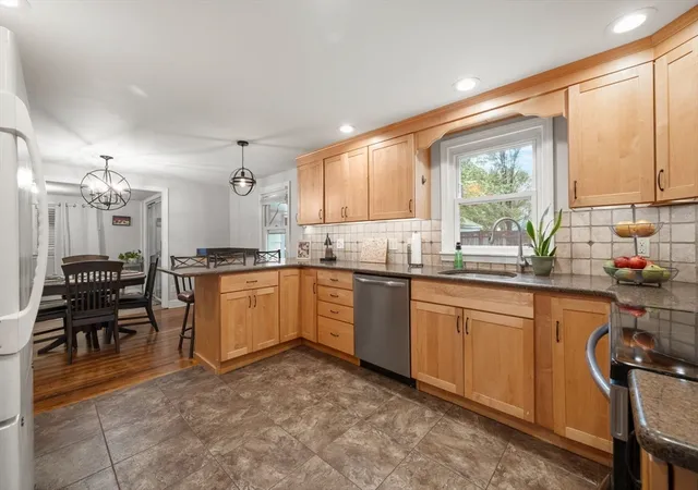 Photo 2 of Sale Pending at 212 Emerson St, Springfield, MA 01118 | MLS# 73558703 | Listing updated on 2026-08-29