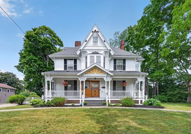 Photo 2 of Single family home for sale at 289 W Britannia St, Taunton, MA 02780 | MLS# 73534587 | Listing updated on 2026-09-14