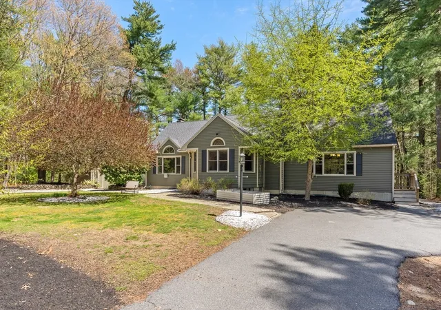 Homes for sale in Carver, MA | 39 Leonard St, Carver, MA 02330 | MLS# 73510441