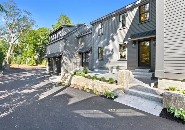 2nd image of 287 Merrimac St, Newburyport, MA 01950 | MLS# 73560981