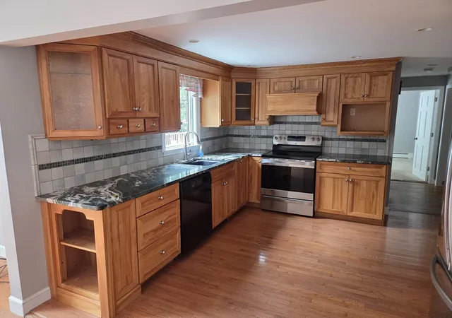 Homes for sale in Rockland, MA | 76 Gardner St, Rockland, MA 02370 | MLS# 73542023