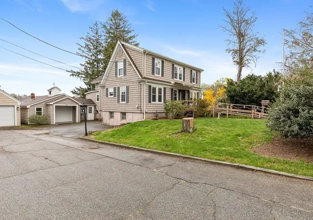 Homes for sale in Somerset, MA | 1292 Riverside Ave, Somerset, MA 02726 | MLS# 73510181