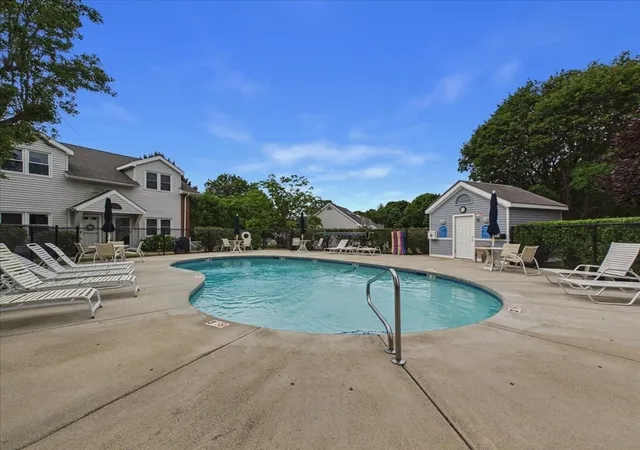 Homes for sale in Hull, MA | 26 School St, Hull, MA 02045 | Houzeo