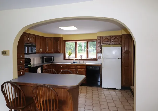 Photo 2 of Sale Pending at 55 Franklin St, West Boylston, MA 01583 | MLS# 73561296 | Listing updated on 2026-09-18
