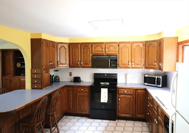 Photo 3 of Sale Pending at 55 Franklin St, West Boylston, MA 01583 | MLS# 73561296 | Listing updated on 2026-09-18
