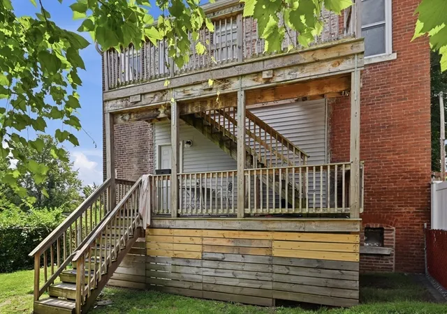 Homes for sale in Holyoke, MA | 116-118 West St, Holyoke, MA 01040 | MLS# 73545088