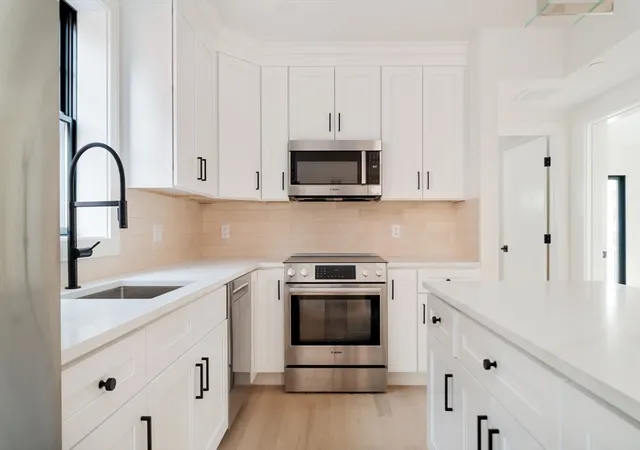 2nd image of 387 Norfolk St, Cambridge, MA 02139 | MLS# 73541573