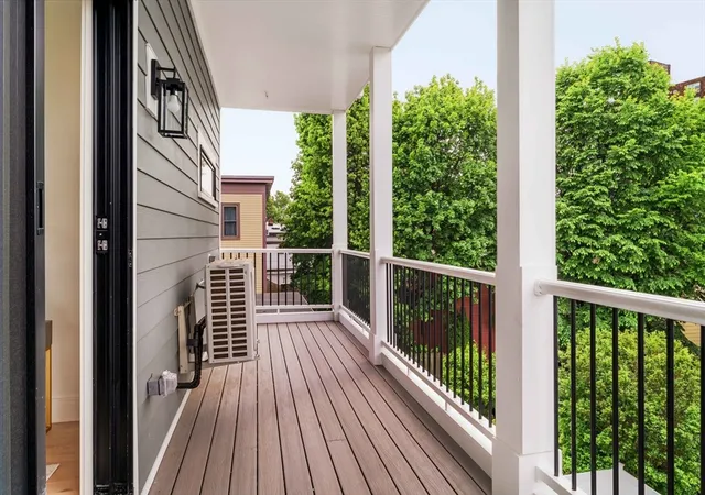 2nd image of 387 Norfolk St, Cambridge, MA 02139