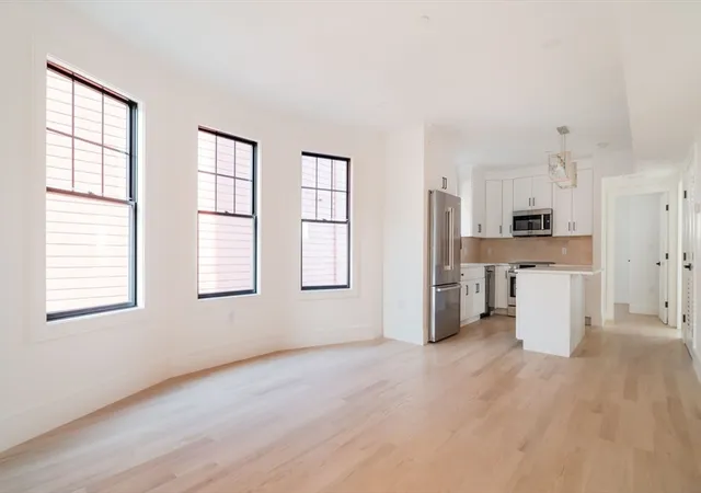 3rd image of 387 Norfolk St, Cambridge, MA 02139 | MLS# 73541573