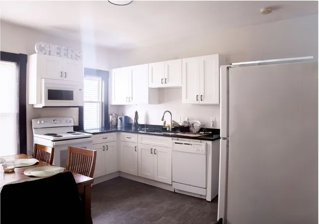 Listing Photo 4 - Condo for sale in building located at 18 Knowlton St, Gardner, MA 02127