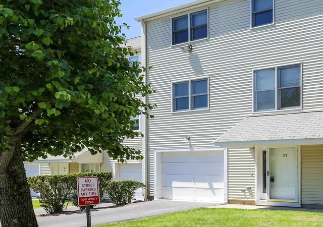 Homes for sale in Holden, MA | 37 Towle Dr #37, Holden, MA 01520 | MLS# 73532721