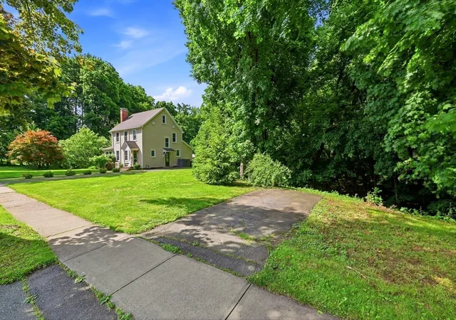 Homes for sale in Longmeadow, MA | 32 Lincoln Rd, Longmeadow, MA 01106 | MLS# 73524647