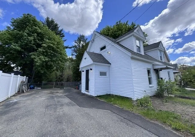 3rd image of 721 Blossom St, Fitchburg, MA 01420 | MLS# 73516831