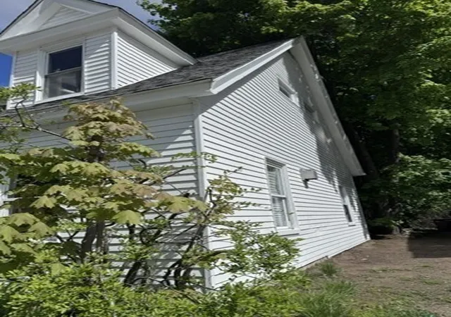 4th image of 721 Blossom St, Fitchburg, MA 01420 | MLS# 73516831