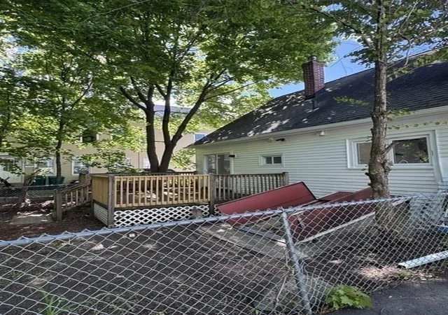 5th image of 721 Blossom St, Fitchburg, MA 01420 | MLS# 73516831