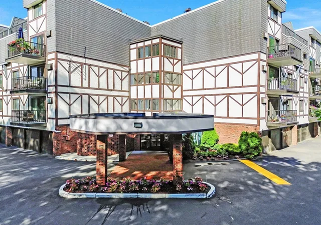 Photo 2 of Sale Pending at 9 Broadway #302, Saugus, MA 01906 | MLS# 73562197 | Listing updated on 2026-08-30