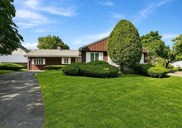 2nd image of 69 Maynard St, West Newton, MA 02465 | MLS# 73565995